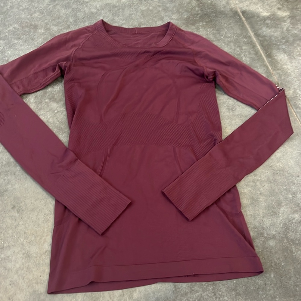NWOT LULULEMON SWIFTLY TECH LONG SLEEVE